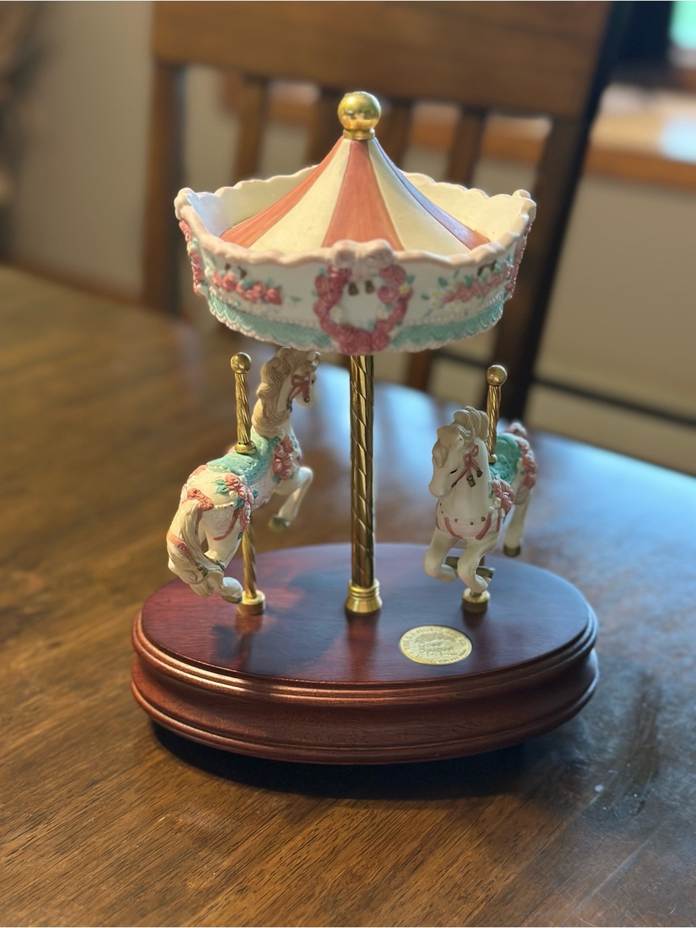 VINTAGE 1991 San Francisco Music Box Co Rose Bouquet
Carousel #151/7500 WORKS
